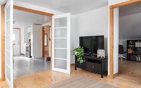 Bright And Lofty 2Br In Gatineau